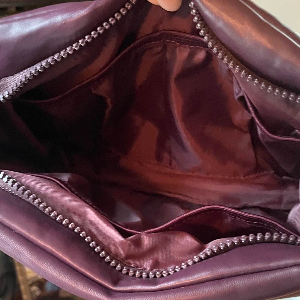 1220. Max Studio‎ Deep Burgundy Cosmetic or Toiletry Bag - Picture 3 of 4